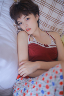 《艳妇荡乳》在线观看